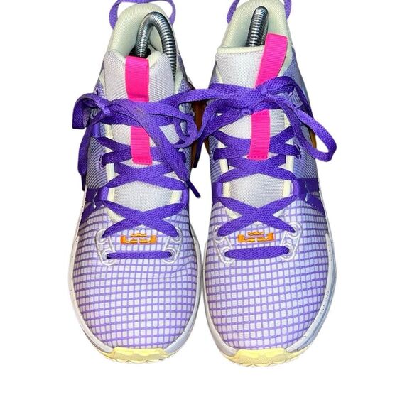 LN Nike LeBron Witness 7 GS Action Grape/Orange Shoes DQ8650-101 Youth Size 5.5 - Picture 2 of 6